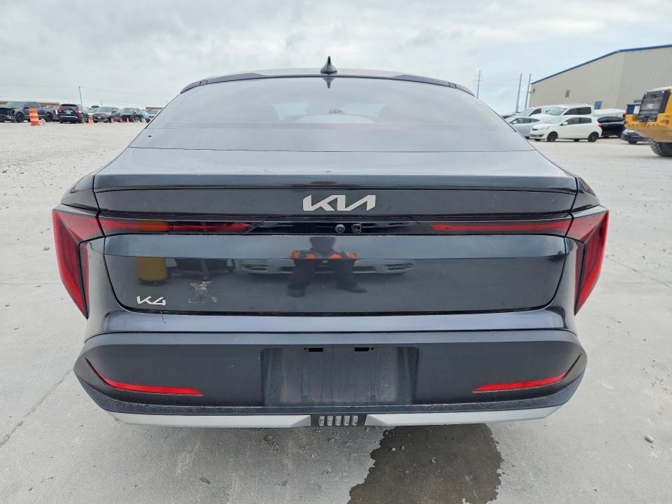 2025 KIA K4 LXS — Фото 6 из 12