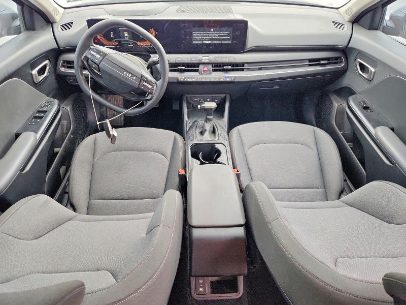 2025 KIA K4 LXS — Фото 8 из 12
