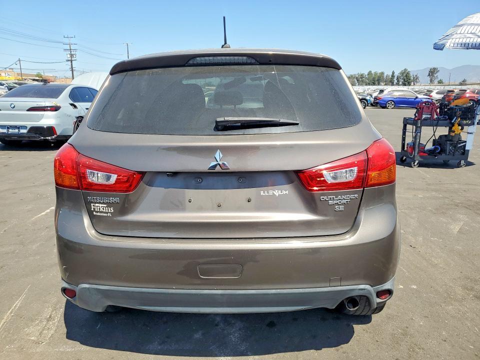 2016 MITSUBISHI OUTLANDER SPORT ES — Фото 6 из 13