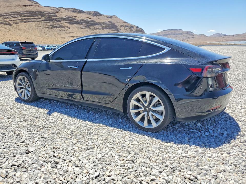 5YJ3E1EA7JF075951 2018 TESLA MODEL 3 photo no. 2