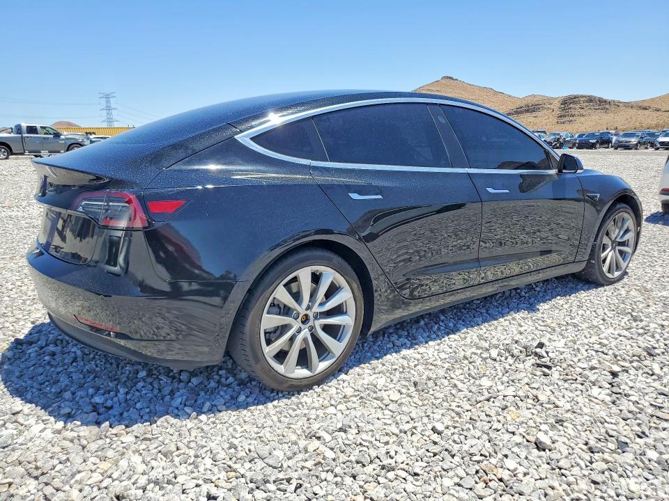 5YJ3E1EA7JF075951 2018 TESLA MODEL 3 photo no. 3