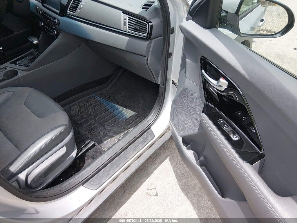 KNDCC3LC5H5037281 2017 KIA NIRO photo no. 5