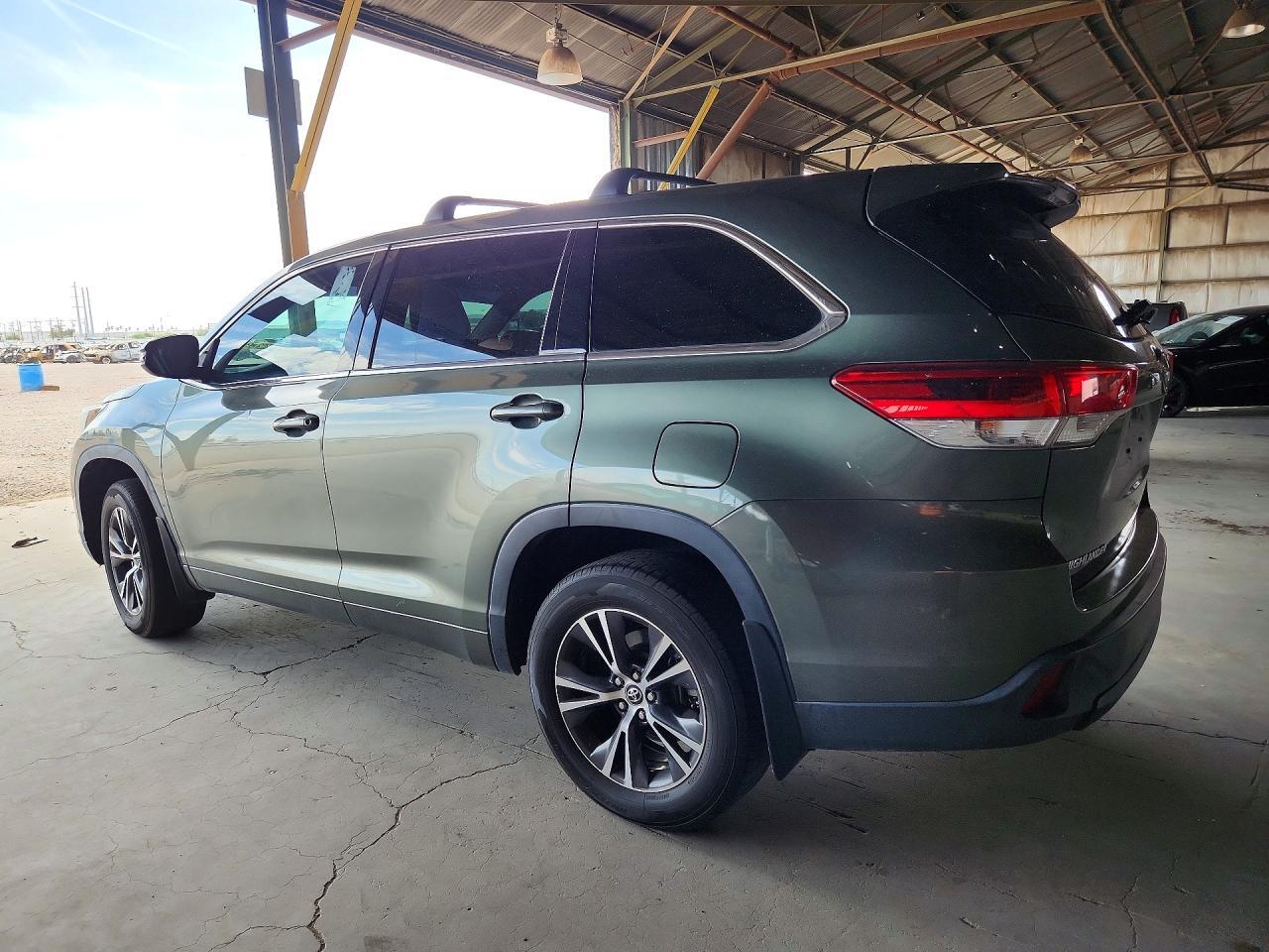 2018 TOYOTA HIGHLANDER LE PLUS — Фото 2 из 13