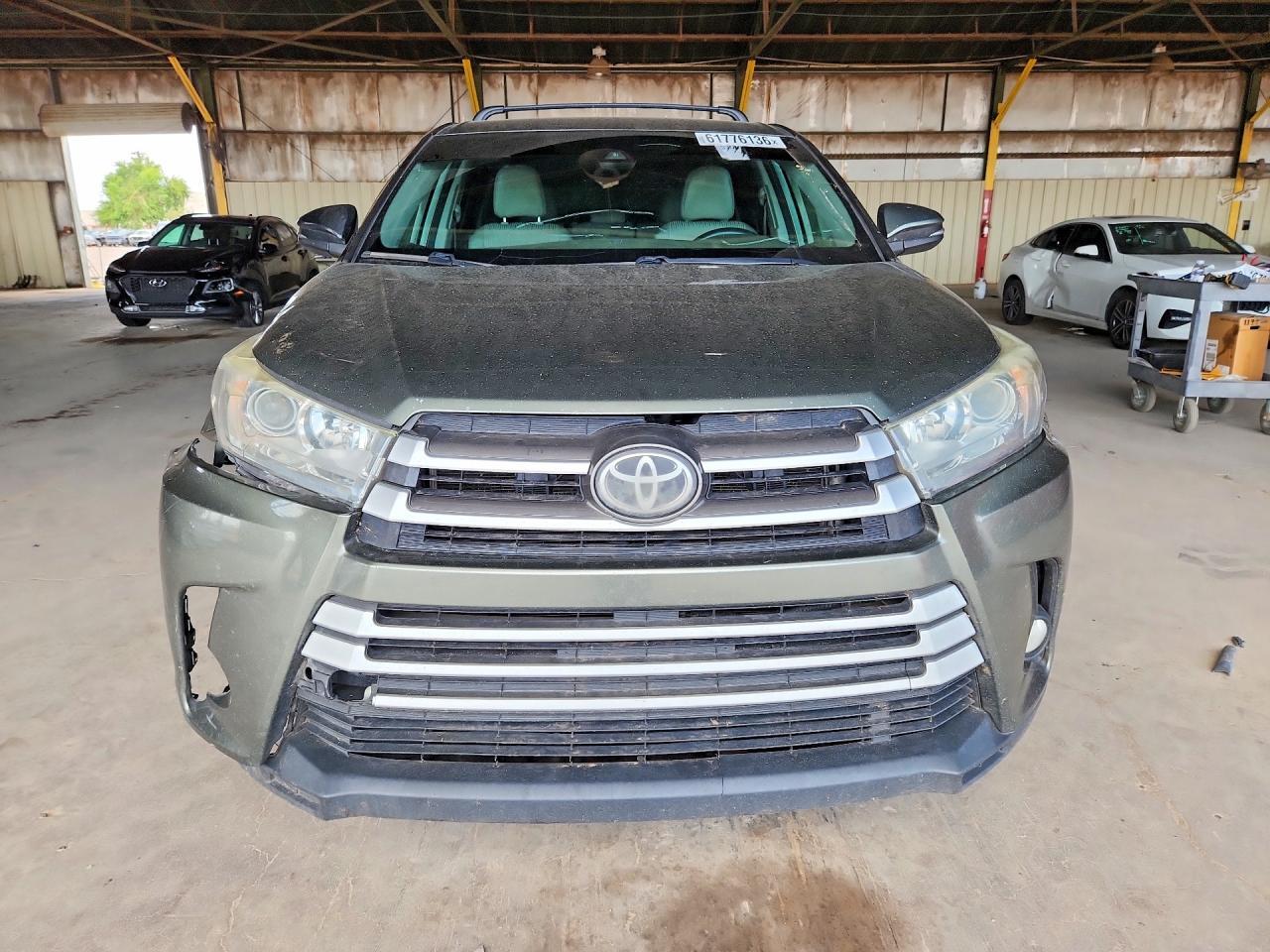 2018 TOYOTA HIGHLANDER LE PLUS — Фото 5 из 13