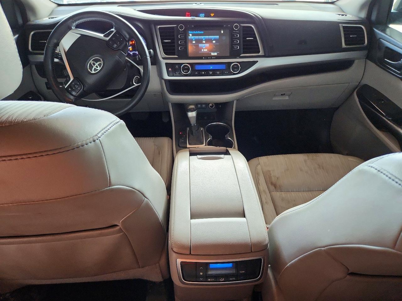 2018 TOYOTA HIGHLANDER LE PLUS — Фото 8 из 13