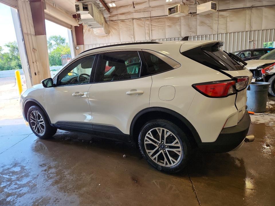 2020 FORD ESCAPE SEL — Фото 2 из 13