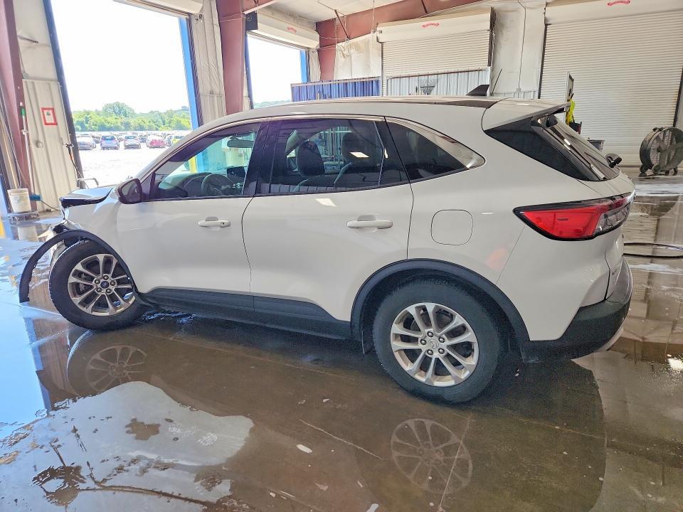 2020 FORD ESCAPE SE — Фото 2 из 12