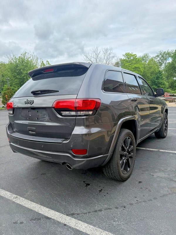 2018 JEEP GRAND CHEROKEE LAREDO — Фото 3 из 13