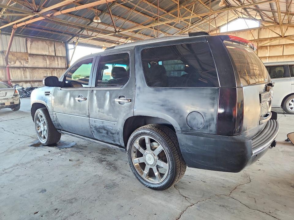 1GYEC63818R202753 2008 CADILLAC ESCALADE photo no. 2