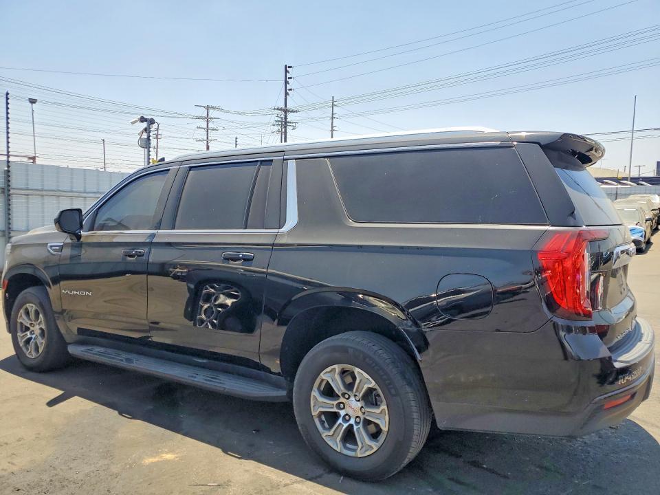 1GKS1FKT9MR463311 2021 GMC YUKON XL photo no. 2