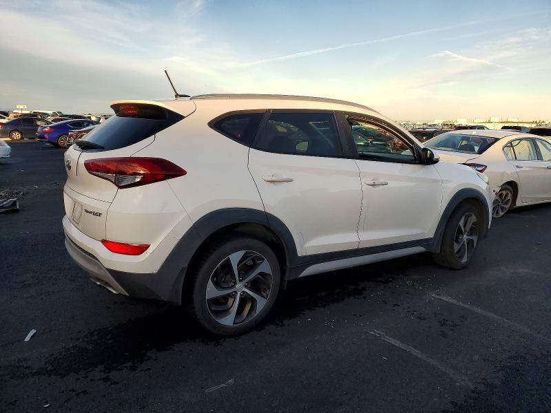 KM8J33A29HU470105 2017 HYUNDAI TUCSON photo no. 3