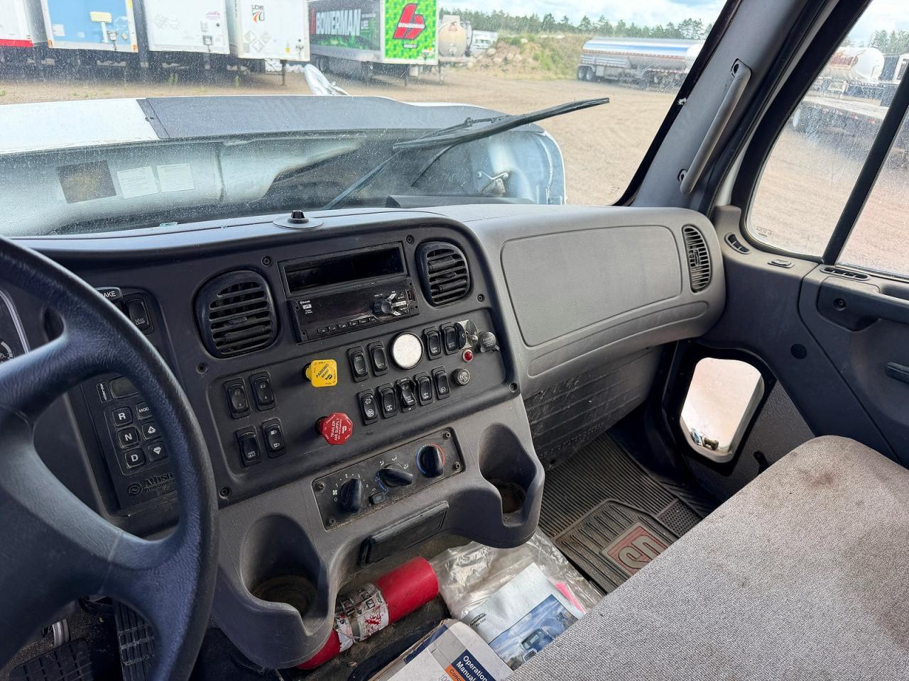 2020 FREIGHTLINER 108SD CONCRETE PUMP TRUCK — Фото 9 из 10