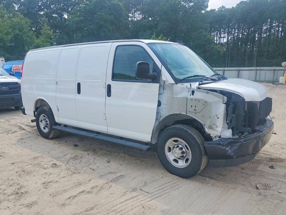 1GCWGAFP6S1187533 2025 CHEVROLET EXPRESS G2500 photo no. 4