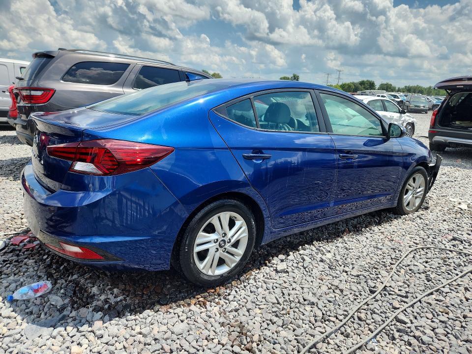 2020 HYUNDAI ELANTRA SEL — Фото 3 из 12