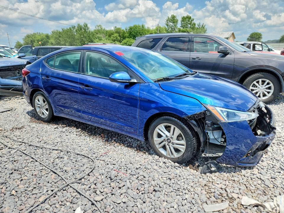 2020 HYUNDAI ELANTRA SEL — Фото 4 из 12