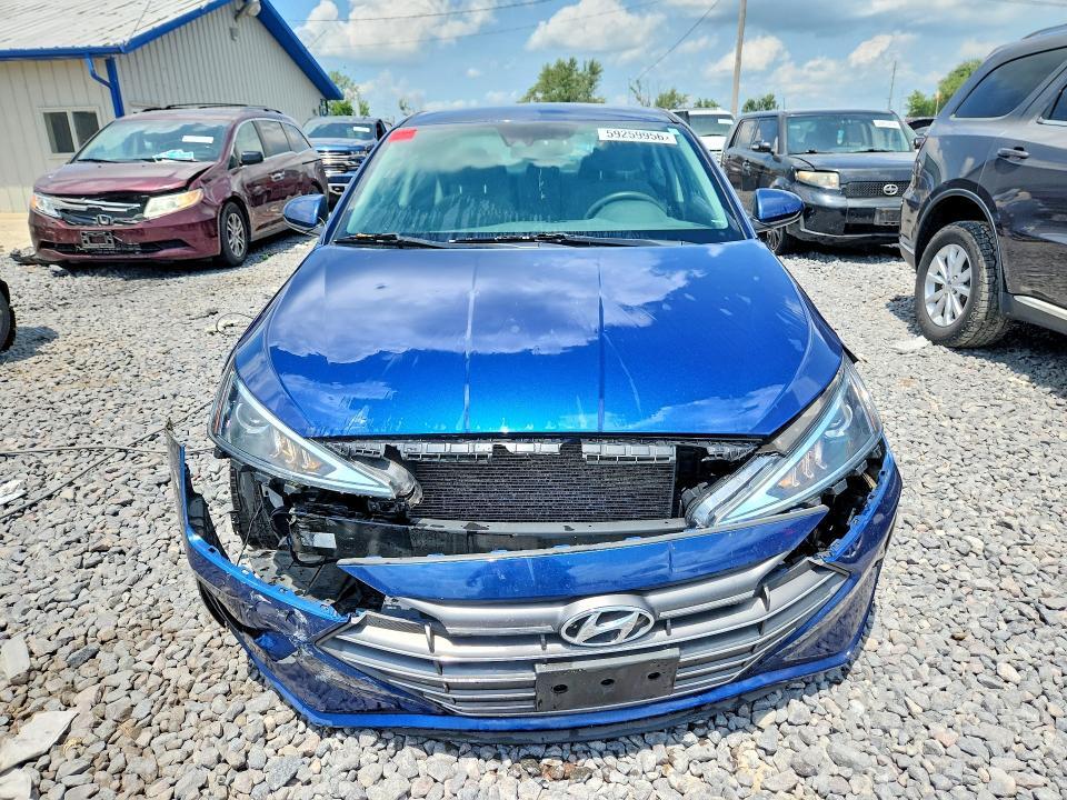 2020 HYUNDAI ELANTRA SEL — Фото 5 из 12