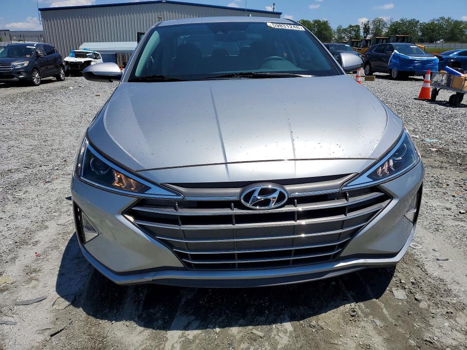 2020 HYUNDAI ELANTRA VALUE EDITION — Фото 5 из 12
