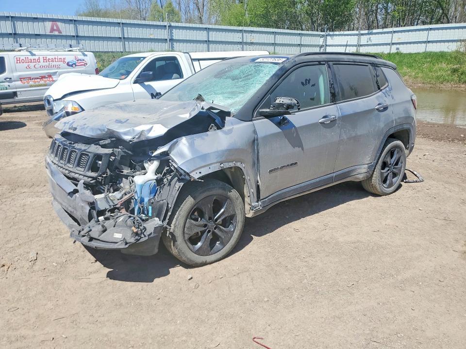 3C4NJDBB2JT325259 2018 JEEP COMPASS photo no. 1