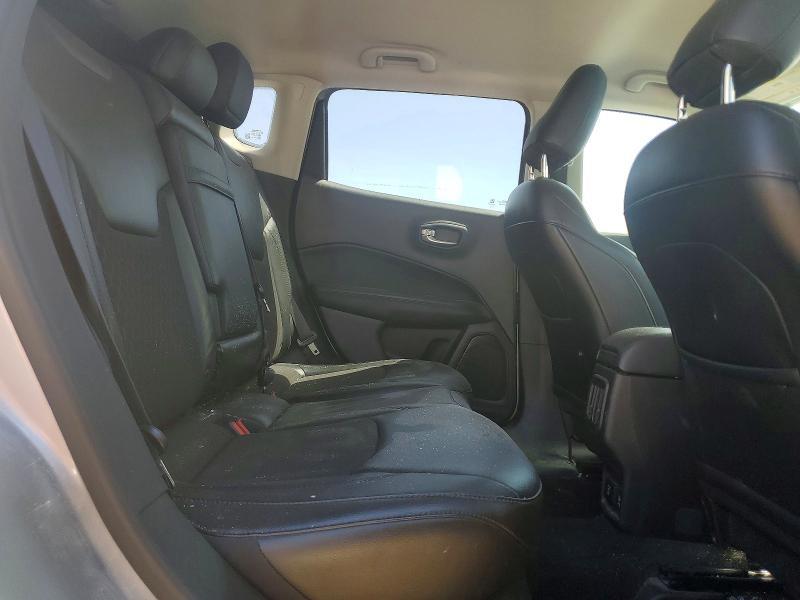 3C4NJDBB2JT325259 2018 JEEP COMPASS photo no. 11