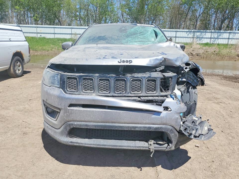 3C4NJDBB2JT325259 2018 JEEP COMPASS photo no. 5