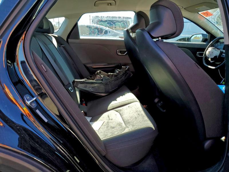 2025 KIA K4 LX — Фото 10 из 12