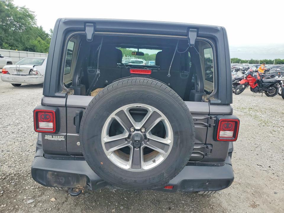 2020 JEEP WRANGLER UNLIMITED SAHARA — Фото 6 из 13