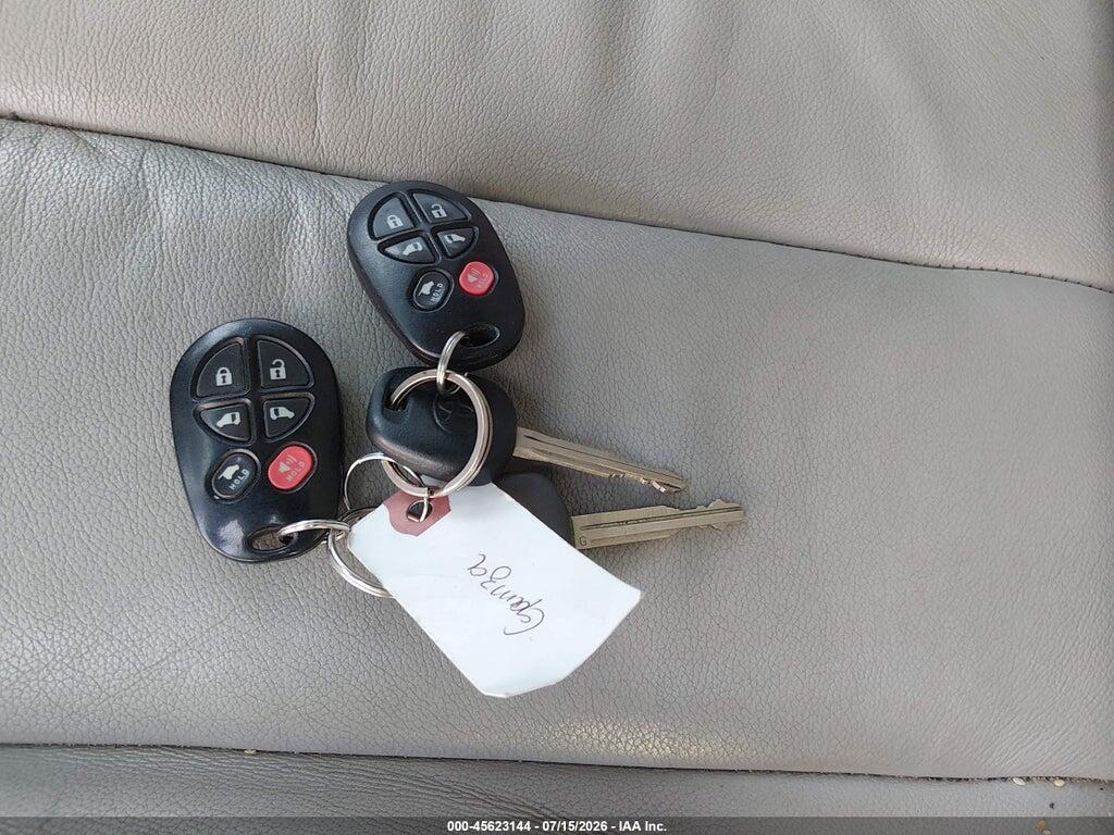5TDYK3DCXCS245280 2012 TOYOTA SIENNA photo no. 11