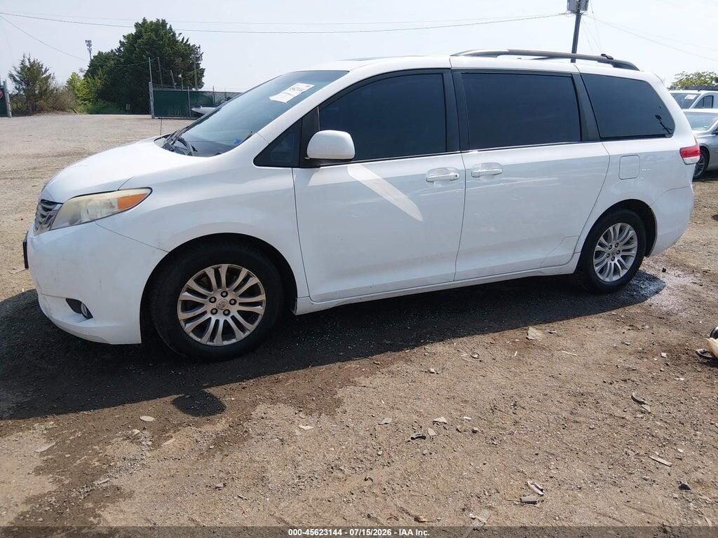 5TDYK3DCXCS245280 2012 TOYOTA SIENNA photo no. 2