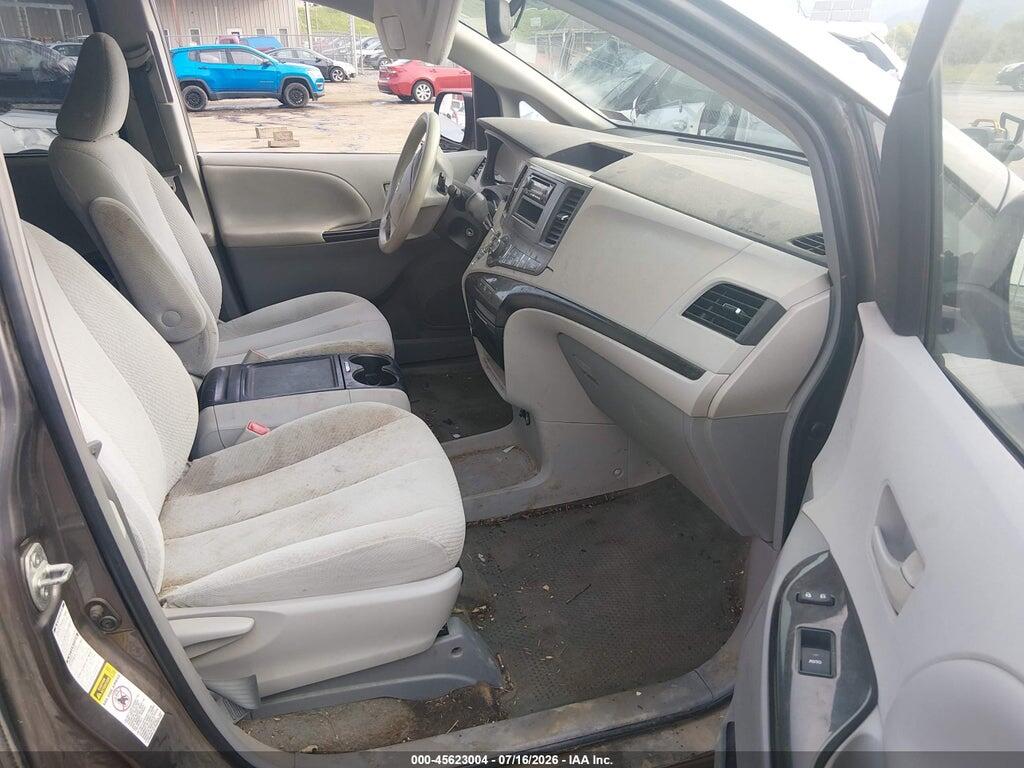 5TDJK3DC8ES078549 2014 TOYOTA SIENNA photo no. 5