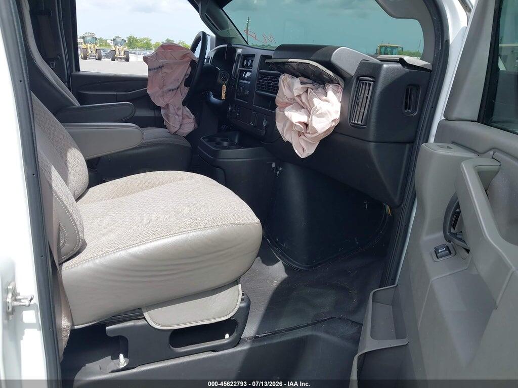 1GTW7AFF4H1908304 2017 GMC SAVANA 2500 photo no. 5