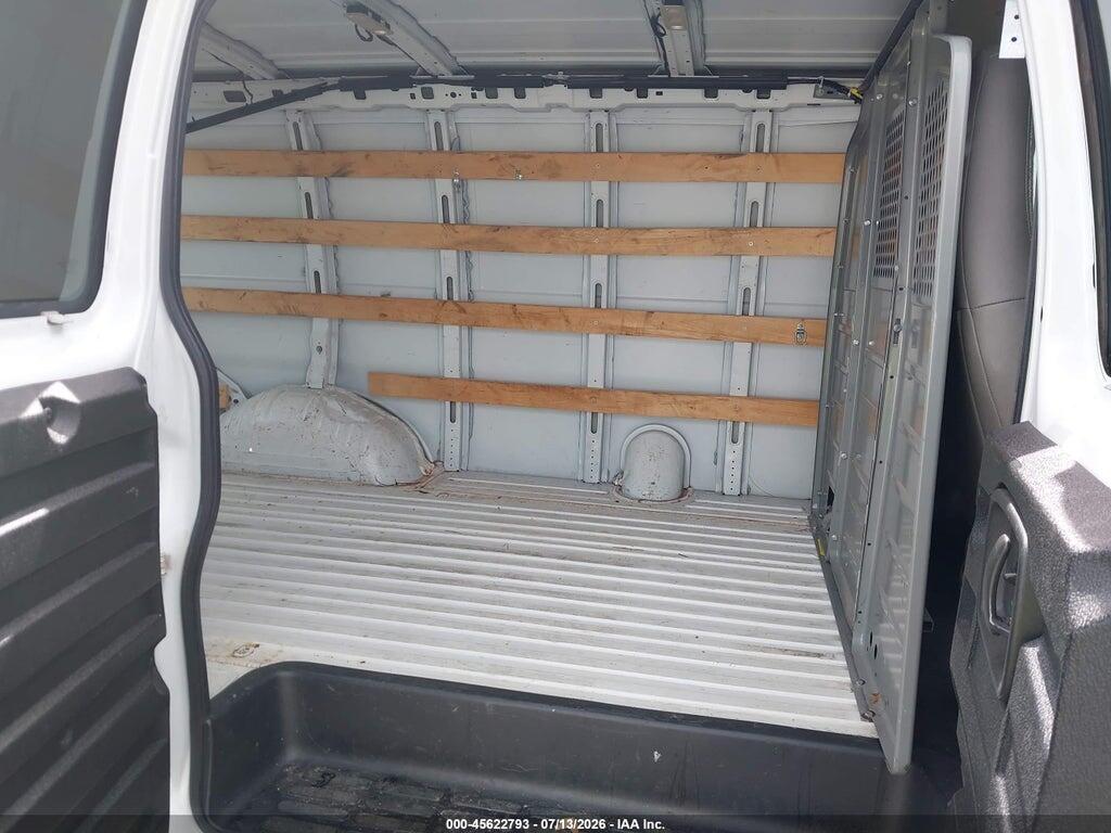 1GTW7AFF4H1908304 2017 GMC SAVANA 2500 photo no. 8