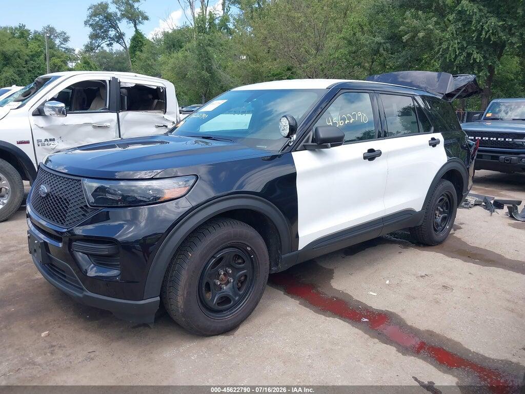 1FM5K8AB2PGA04417 2023 FORD POLICE INTERCEPTOR UTILITY photo no. 2