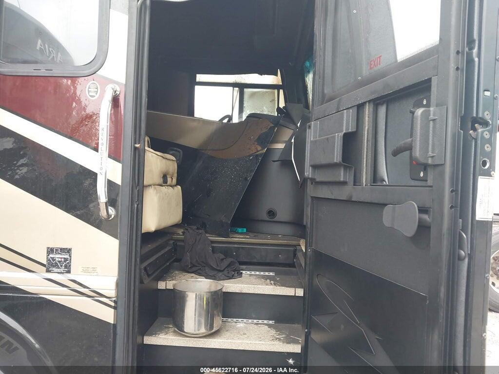 4VZBT1D92AC073402 2010 SPARTAN MOTORS MOTORHOME photo no. 5