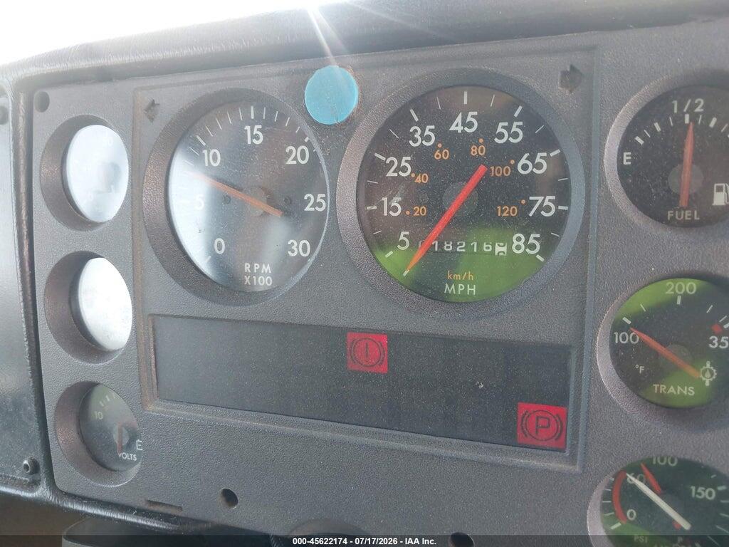 4UZ6CJAAXYCG73546 2000 FREIGHTLINER CHASSIS photo no. 7