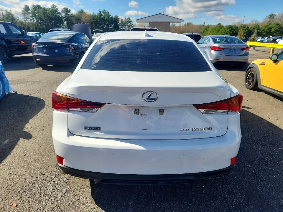 2020 LEXUS IS 300 F SPORT — Фото 6 из 12