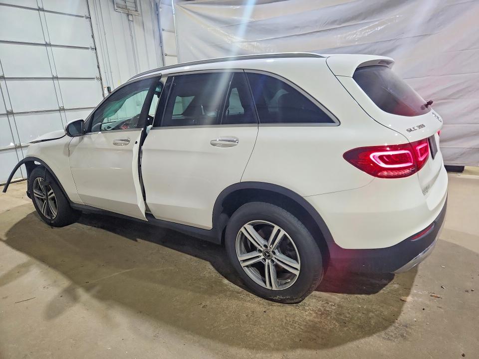 2020 MERCEDES-BENZ GLC 300 4MATIC — Фото 2 из 13