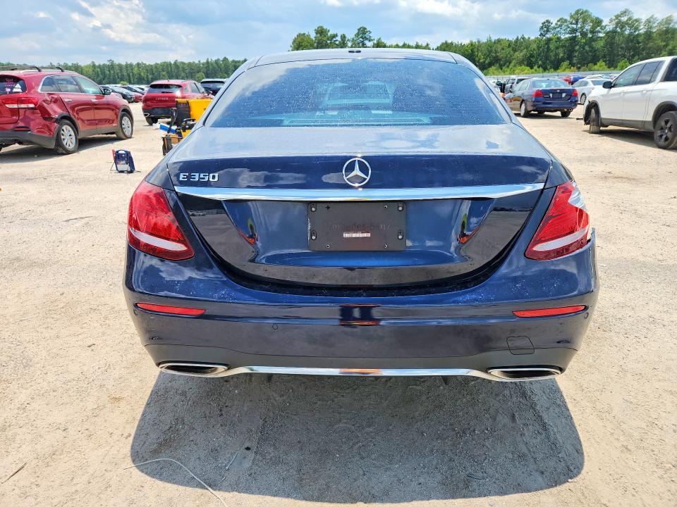 2020 MERCEDES-BENZ E 350 — Фото 6 из 12