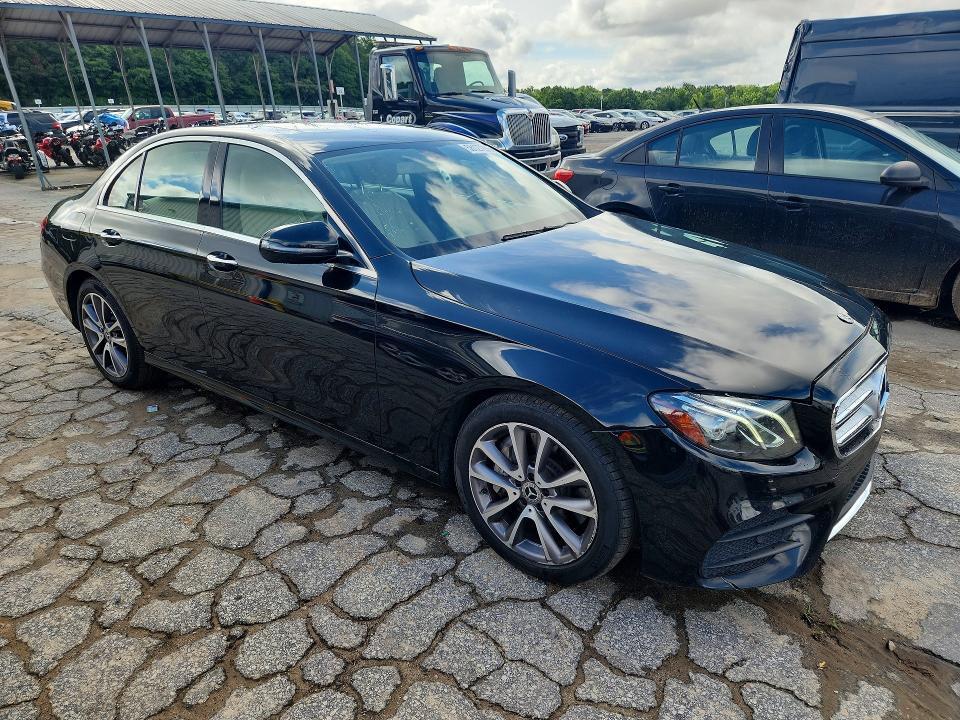 2020 MERCEDES-BENZ E 450 4MATIC — Фото 4 из 12