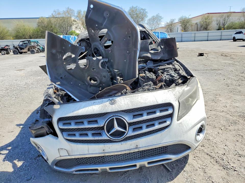 2020 MERCEDES-BENZ GLA 250 — Фото 5 из 13