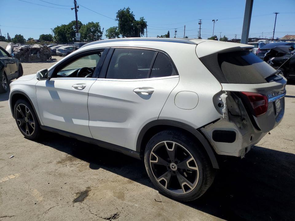 2020 MERCEDES-BENZ GLA 250 — Фото 2 из 14