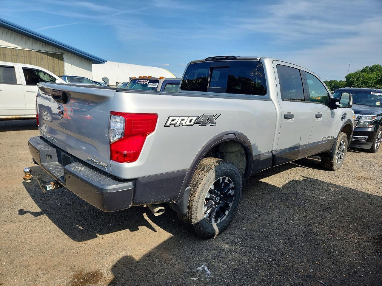 1N6BA1F47KN533424 2019 NISSAN TITAN XD photo no. 3