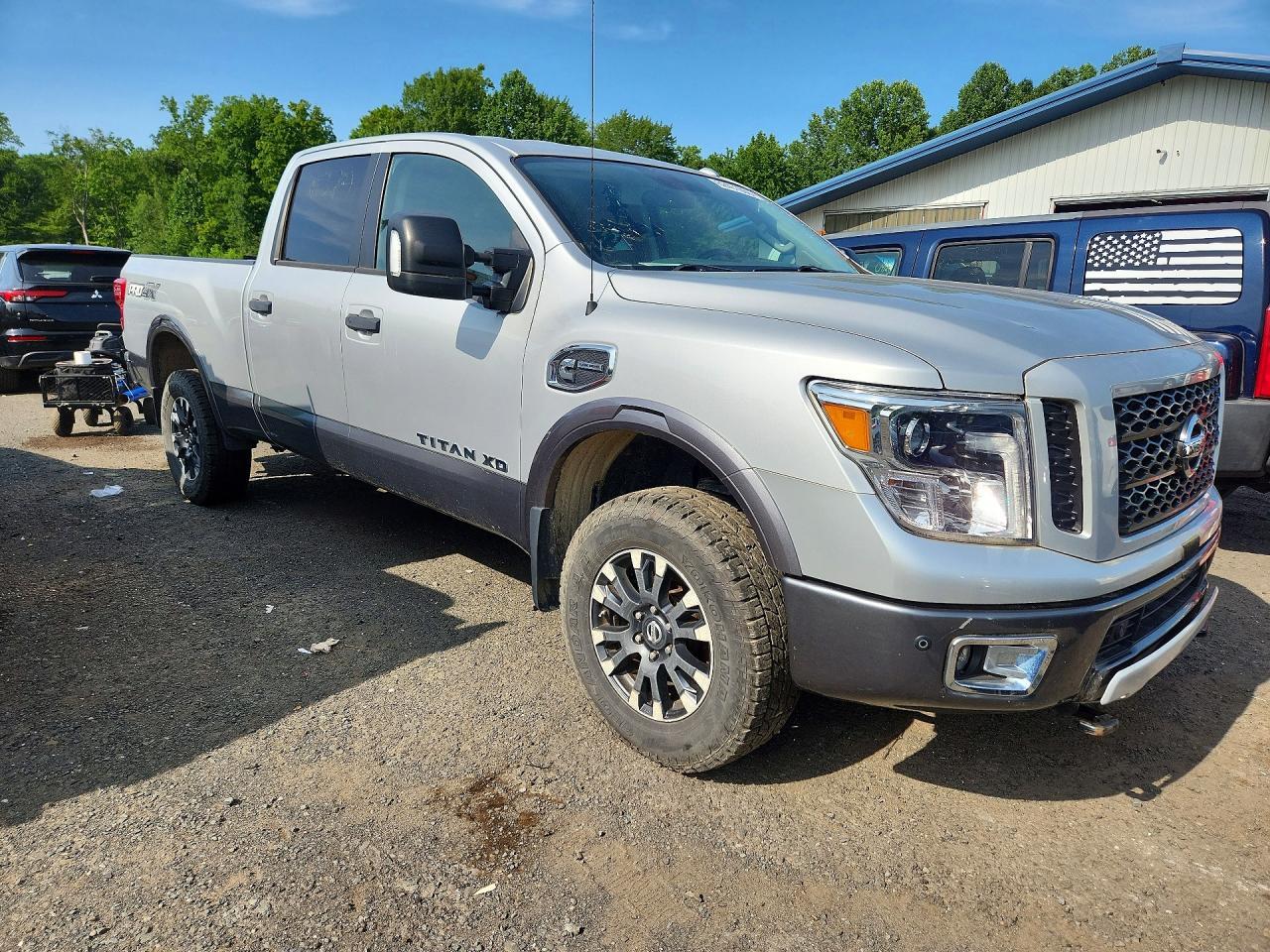 1N6BA1F47KN533424 2019 NISSAN TITAN XD photo no. 4