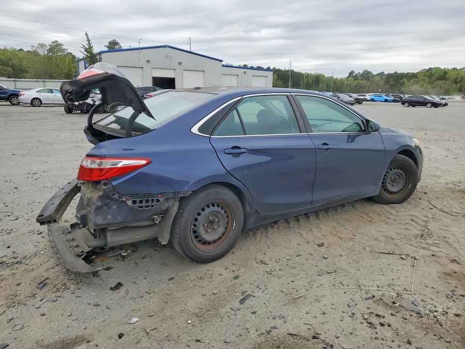 2015 TOYOTA CAMRY LE — Фото 3 из 12