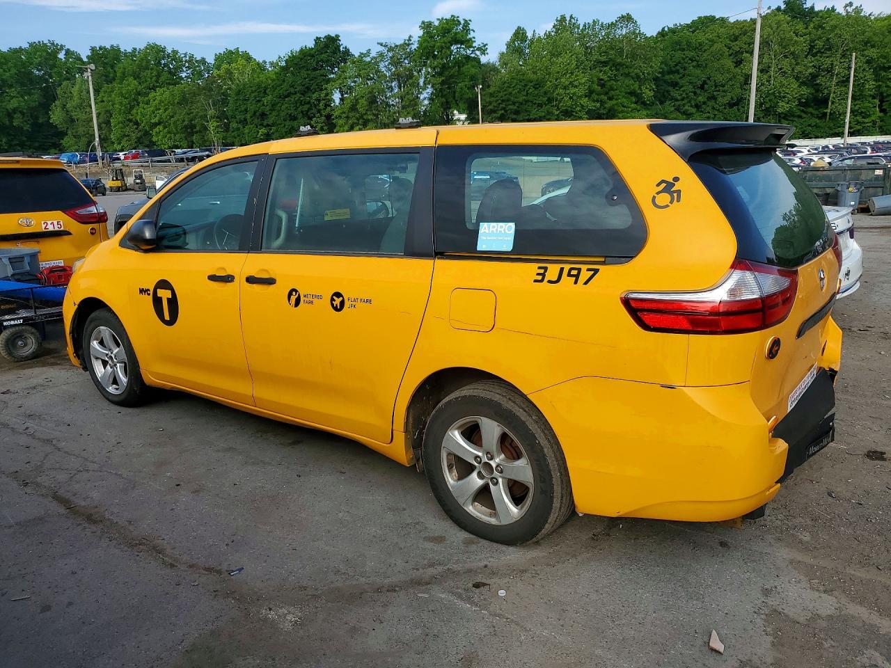 2016 TOYOTA SIENNA L 7-PASSENGER — Фото 2 из 13
