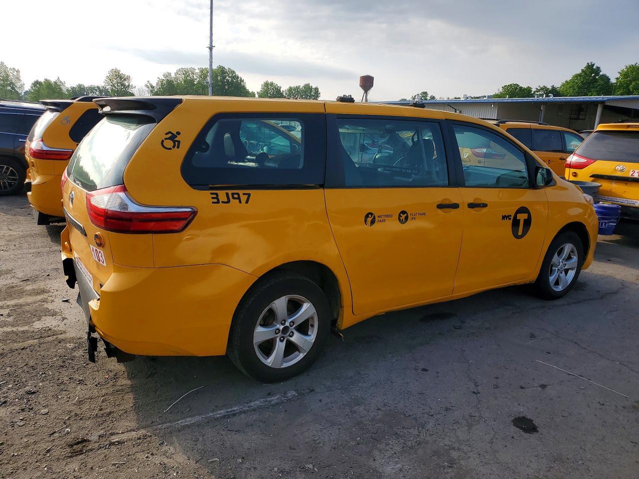 2016 TOYOTA SIENNA L 7-PASSENGER — Фото 3 из 13