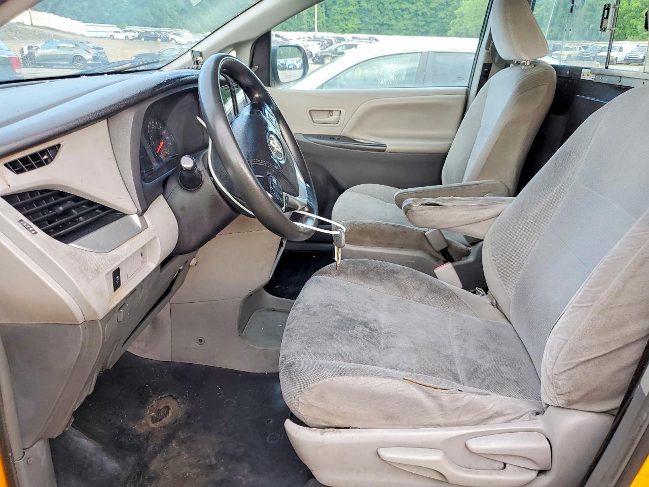 2016 TOYOTA SIENNA L 7-PASSENGER — Фото 7 из 13