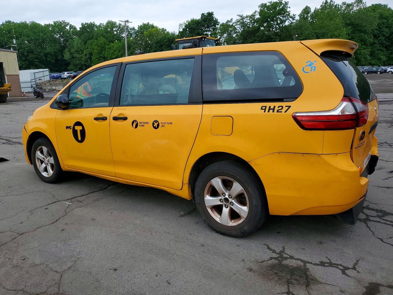 2017 TOYOTA SIENNA L 7-PASSENGER — Фото 2 из 14