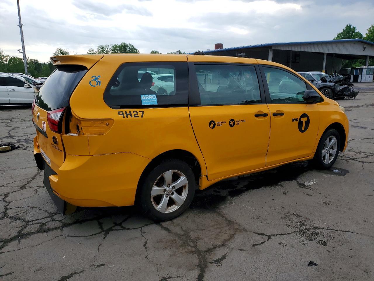 2017 TOYOTA SIENNA L 7-PASSENGER — Фото 3 из 14