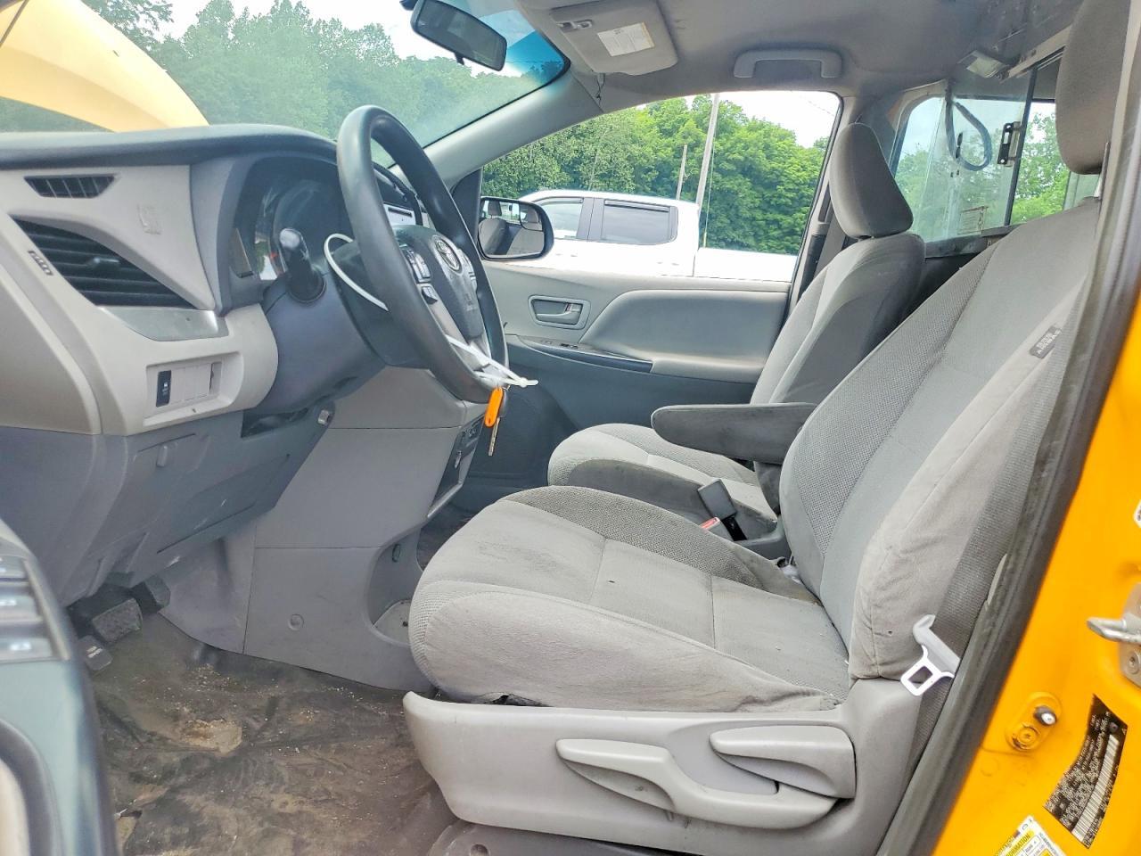 2017 TOYOTA SIENNA L 7-PASSENGER — Фото 7 из 13