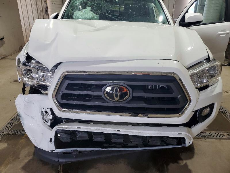 2020 TOYOTA TACOMA SR5 V6 — Фото 11 из 12
